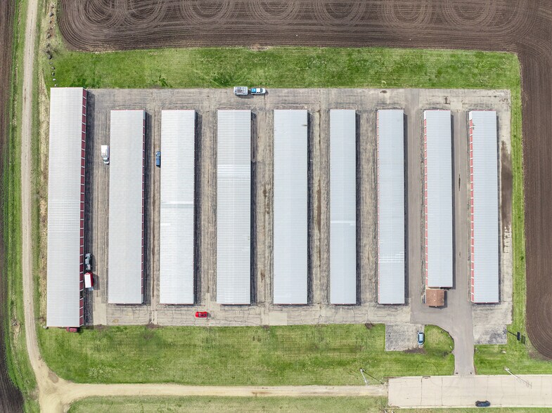 More Photos Of 4704 Drott Dr, Janesville Self Storage For Sale