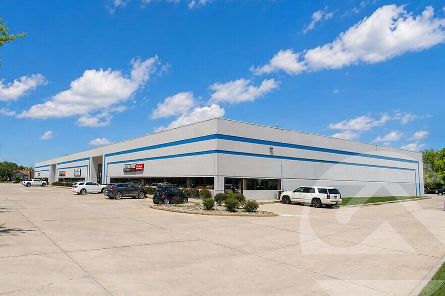 More Photos Of 7181-7207 Grand River Rd, Brighton Flex For Lease