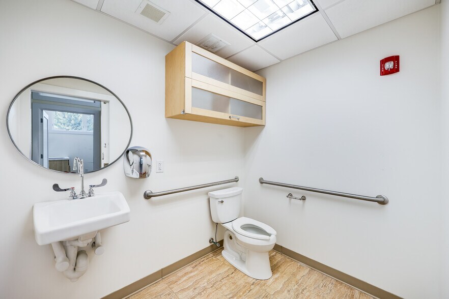 More Photos Of 204 Main St, Orleans Medical For Sale