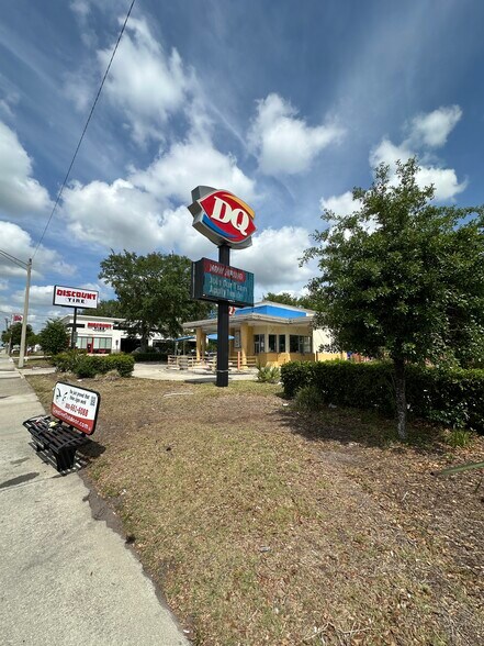 More Photos Of 7253 103rd St, Jacksonville General Retail For Sale