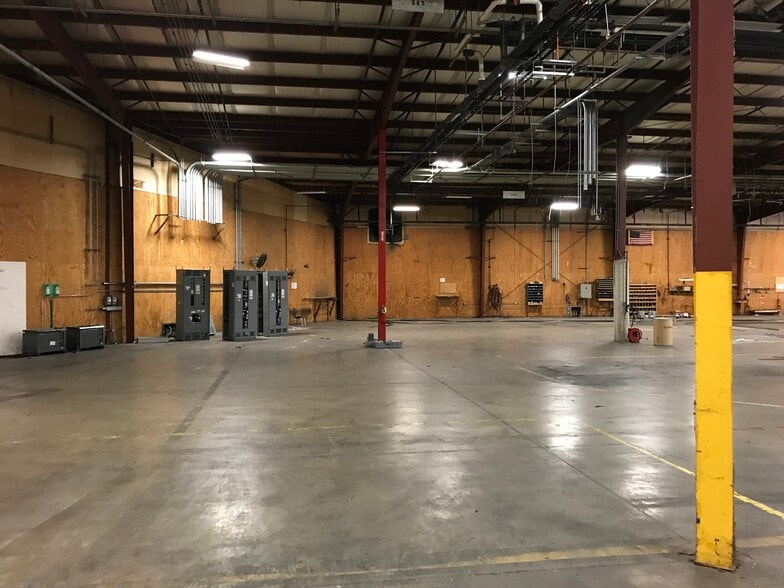 More Photos Of 1250 Taylor, Springfield Distribution For Sale