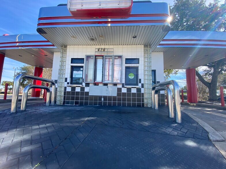 More Photos Of 4200 Barrancas Ave, Pensacola Freestanding For Lease