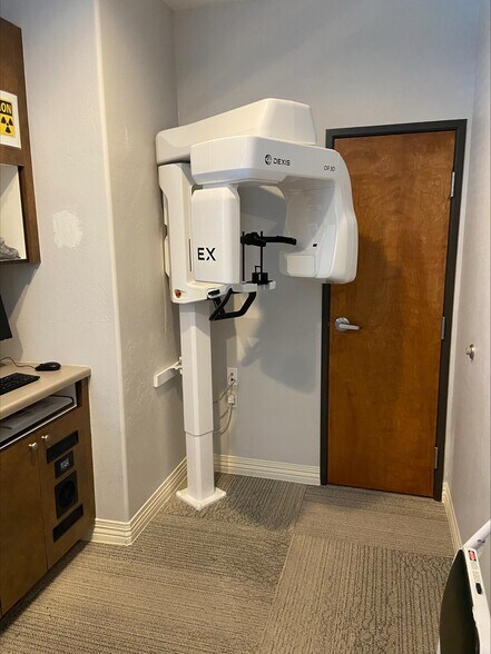 More Photos Of 42104 N Venture Dr, Anthem Office For Sale