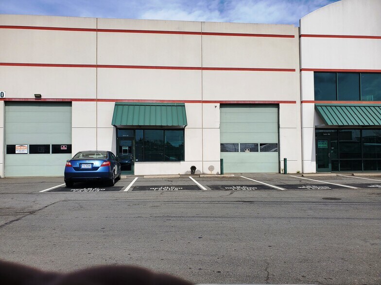 More Photos Of 11850 Livingston Rd, Manassas Warehouse For Lease