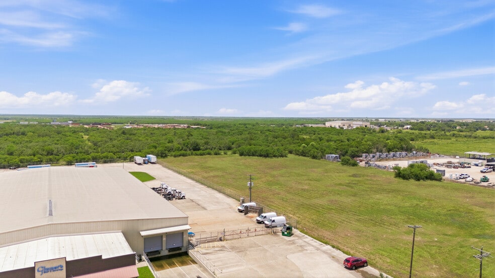 More Photos Of 8316 Lone Tree Rd, Victoria Industrial For Sale