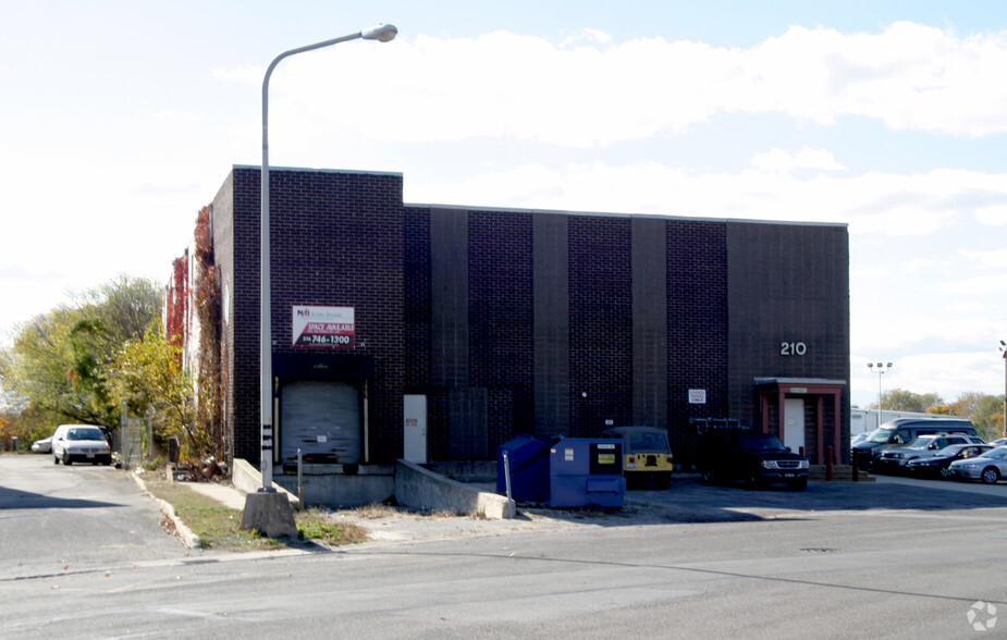 Primary Photo Of 210 Hanse Ave, Freeport Warehouse For Lease