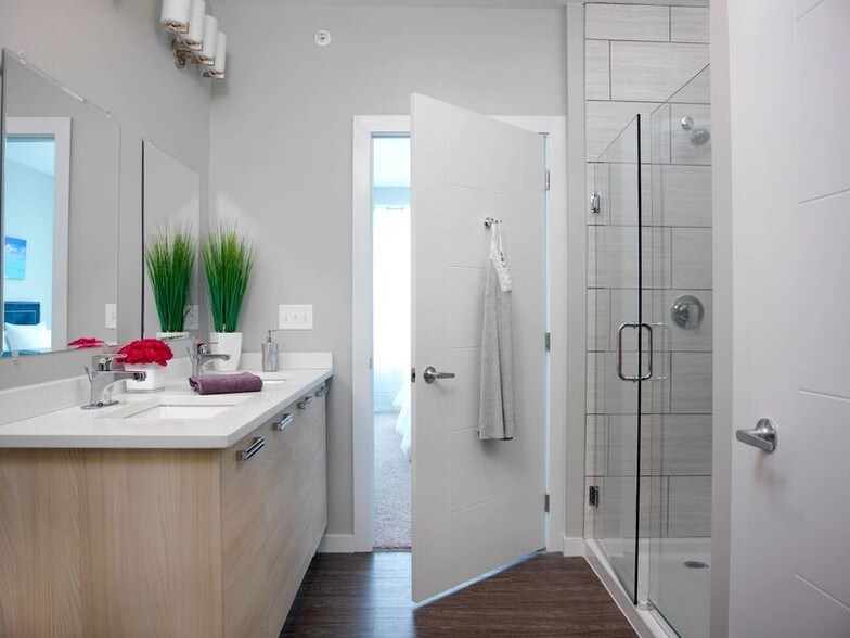 More Photos Of 100 Aqua Way, Newport Apartments For Lease