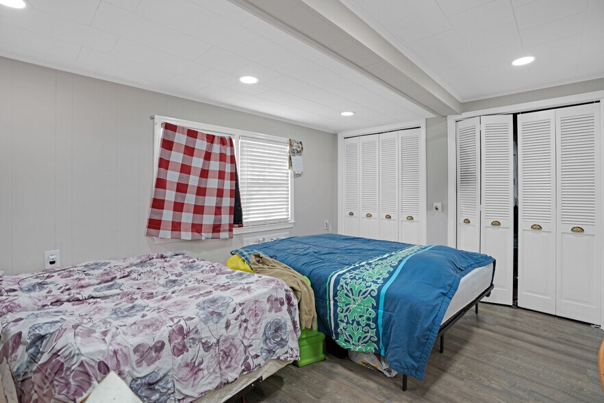 More Photos Of 307 Oak Tree Ave, South Plainfield Storefront Retail Office For Sale