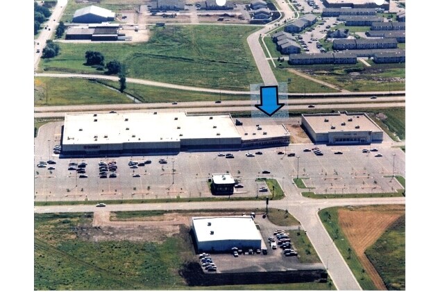 More Photos Of 443 N Rolling Meadows Dr, Fond Du Lac Freestanding For Lease