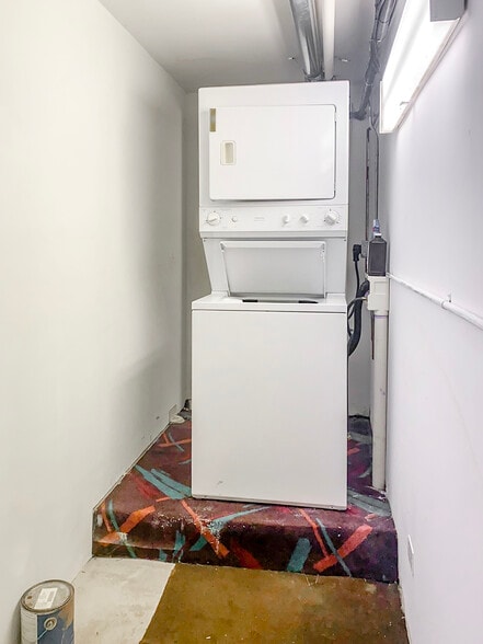 More Photos Of 1 Tiffany Pt, Bloomingdale Medical For Sale