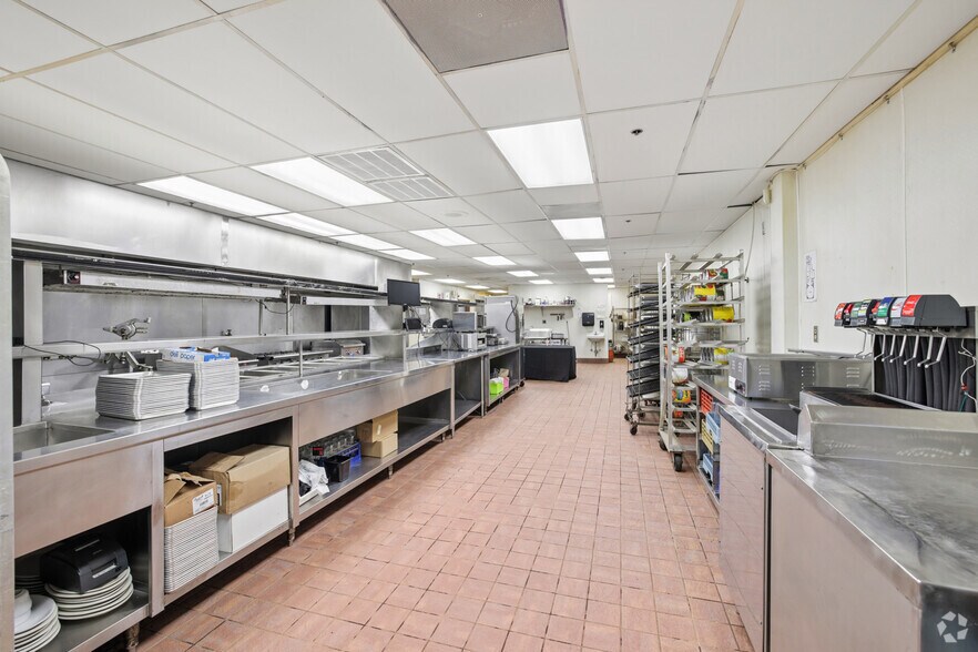 More Photos Of 200-208 W Fleming Dr, Morganton Unknown For Lease
