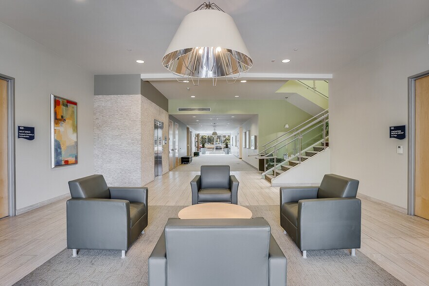 More Photos Of 6010 Hidden Valley Rd, Carlsbad Medical For Lease