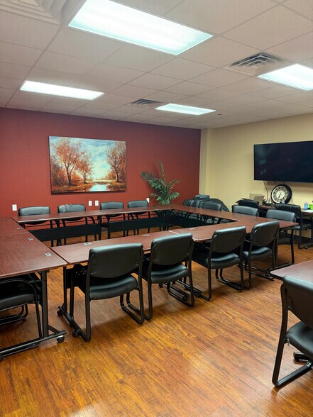 More Photos Of 151 Industrial Dr E, Sulphur Springs Freestanding For Lease