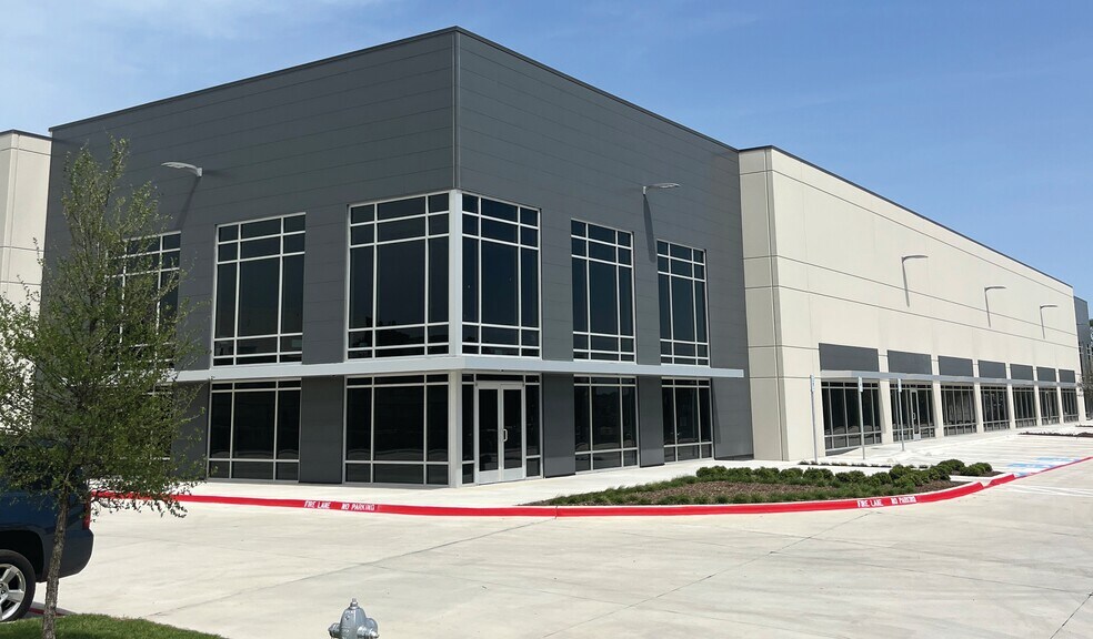 More Photos Of 5757 N Beach St, Fort Worth Industrial For Sale