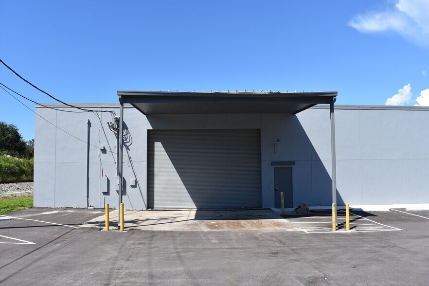 More Photos Of 700 Magnolia Dr, Clearwater Warehouse For Lease