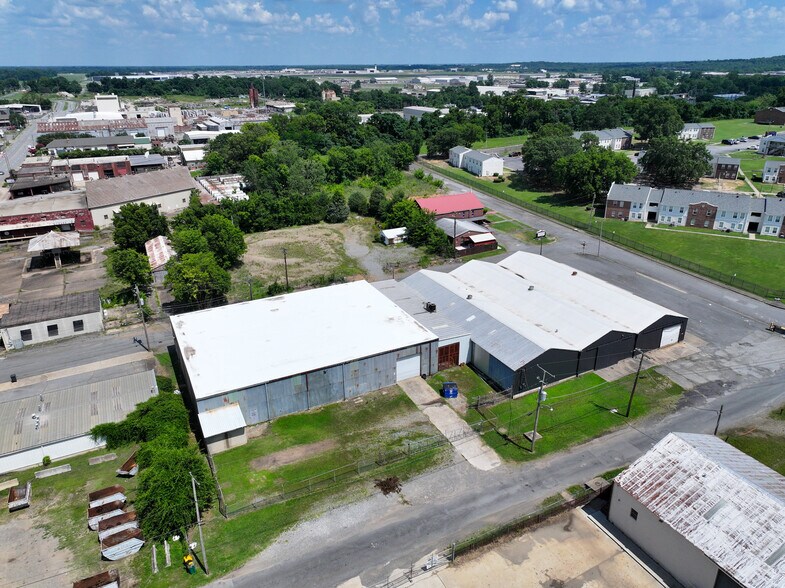 More Photos Of 920 Shall Ave, Little Rock Warehouse For Lease