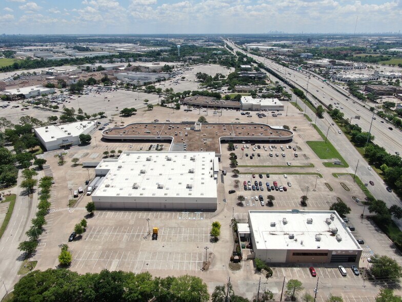 More Photos Of 17776 State Highway 249, Houston Freestanding For Sale
