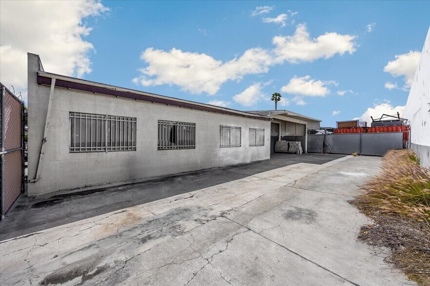 More Photos Of 1409 E St. Gertrude Pl, Santa Ana Warehouse For Sale