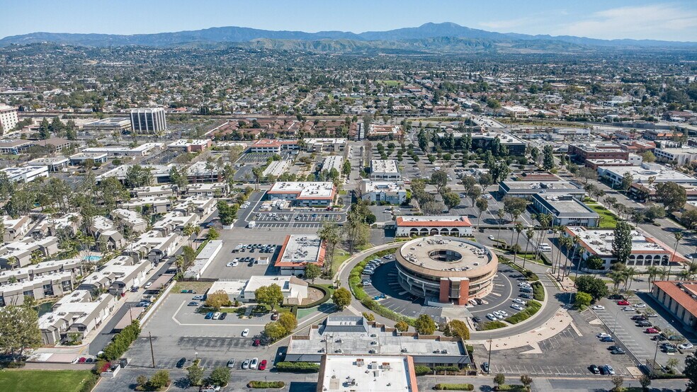 More Photos Of 550 N Golden Circle Dr, Santa Ana Office For Lease