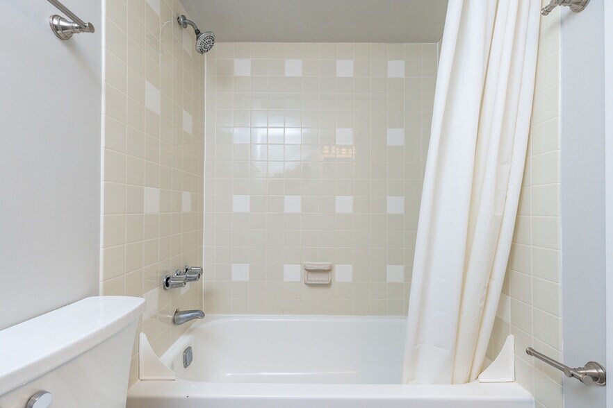 More Photos Of 220-222 Church St, Philadelphia Apartments For Sale