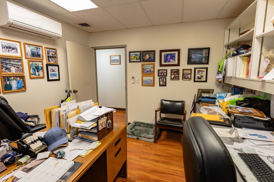 More Photos Of 99-1392 Koaha Pl, Honolulu Warehouse For Sale