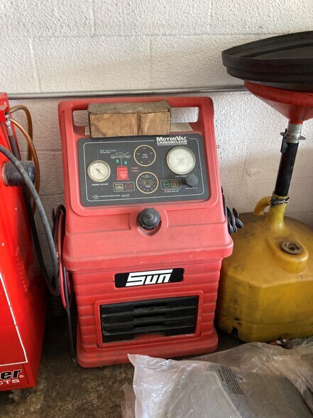 More Photos Of 905 Dundalk Ave, Baltimore Auto Dealership For Sale