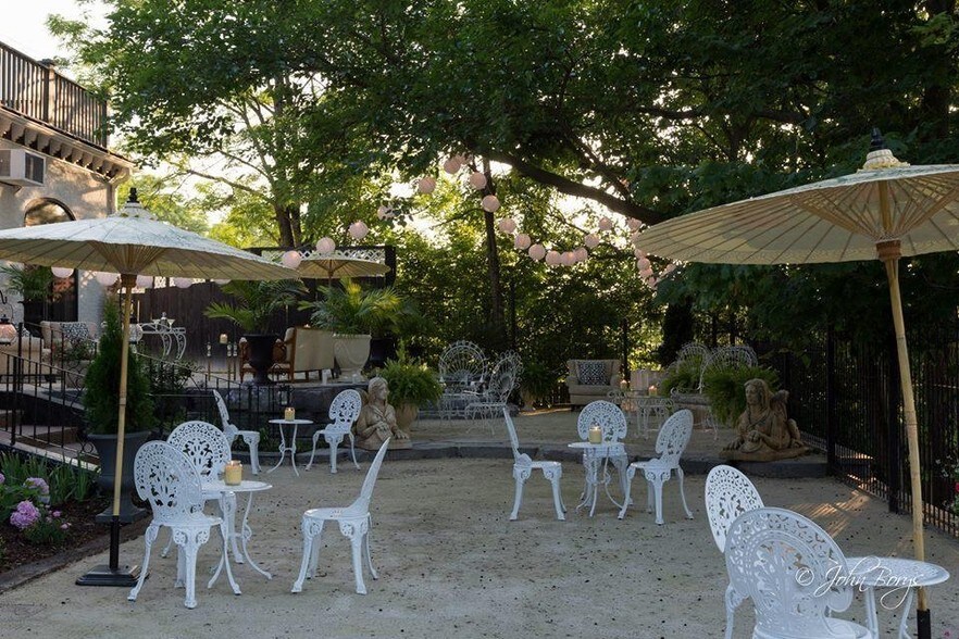 More Photos Of 304 S Wells St, Lake Geneva Hotel For Sale