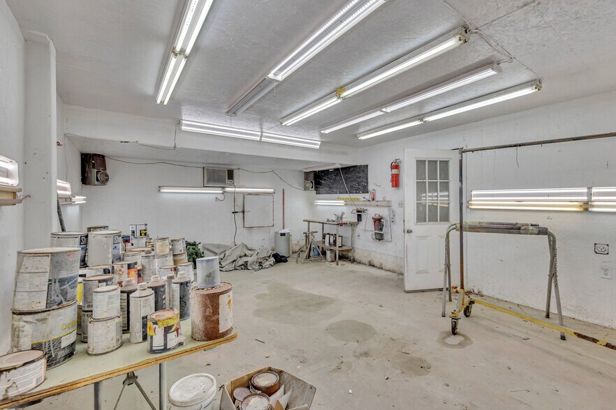 More Photos Of 15001 S Mills Rd, Gulfport Warehouse For Sale
