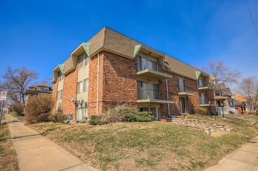 More Photos Of 3740 Wyandotte St, Kansas City Apartments For Sale