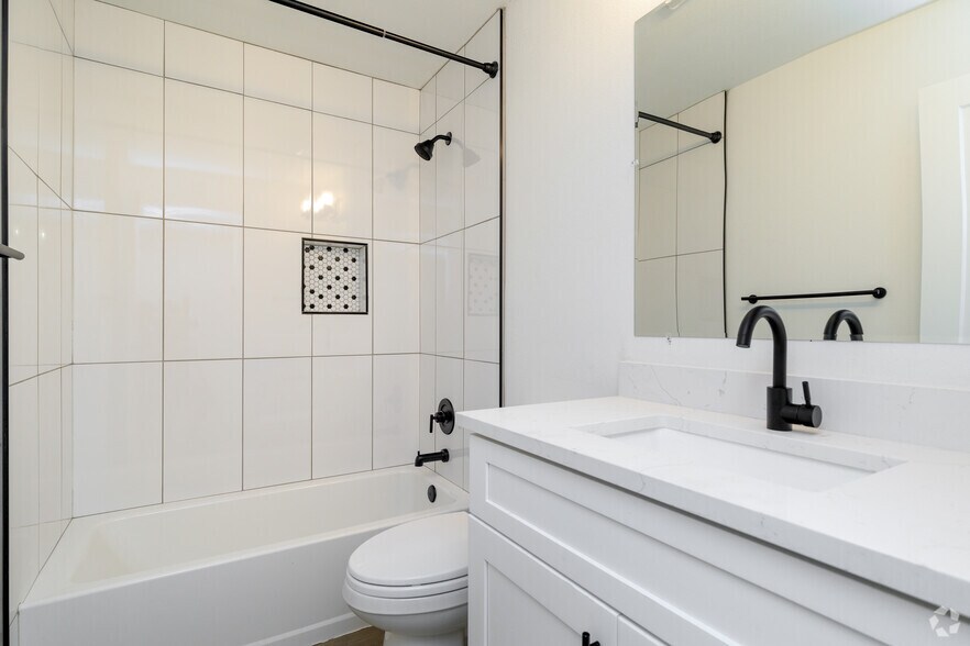More Photos Of 3025 N 36th St, Phoenix Apartments For Sale