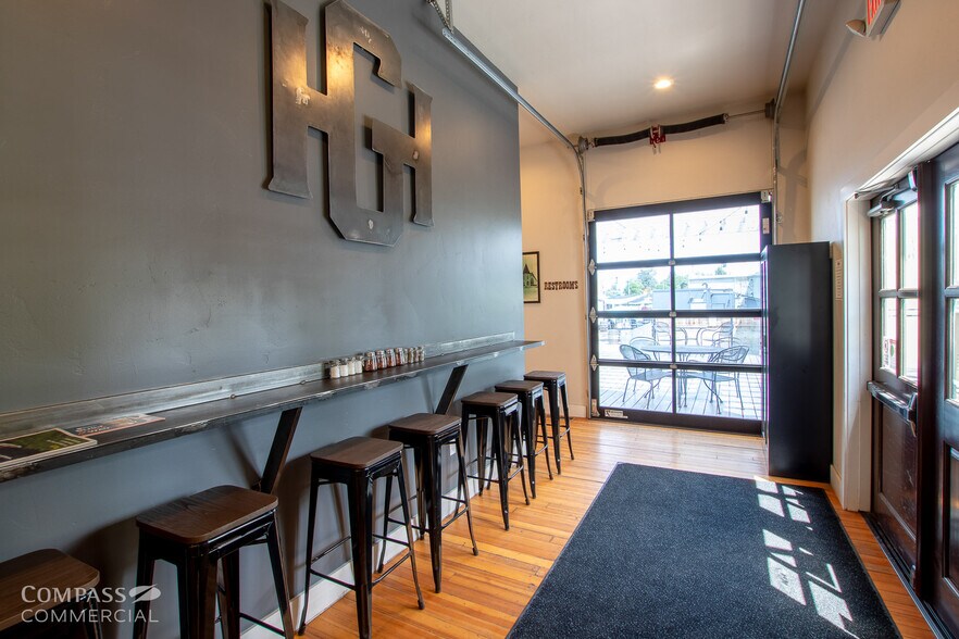 More Photos Of 641 SW Cascade Ave, Redmond Restaurant For Sale