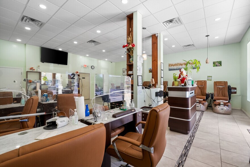 More Photos Of 3835-3841 SW Archer Rd, Gainesville Fast Food For Sale