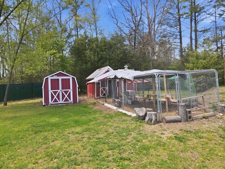 More Photos Of 120 Milford Hill Ln, Milford Flex For Sale