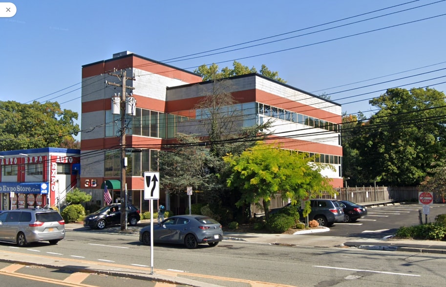 Primary Photo Of 38 Northern Blvd, Great Neck Office For Lease