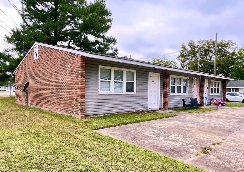 More Photos Of 528 Matthews St, Rocky Mount Apartments For Sale