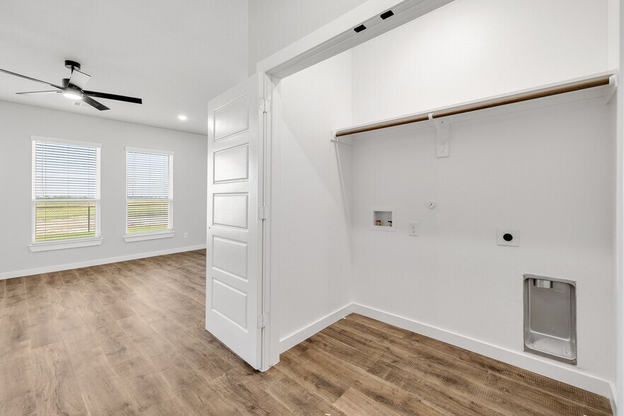 More Photos Of 651-655 Clovis St, Midlothian Apartments For Sale