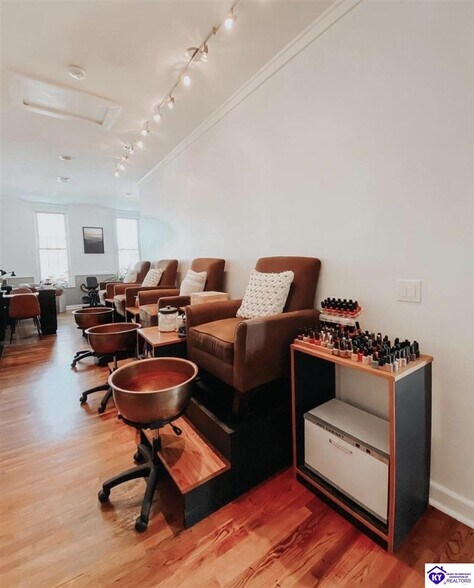 More Photos Of 130 E Main St, Campbellsville Storefront Retail Office For Sale