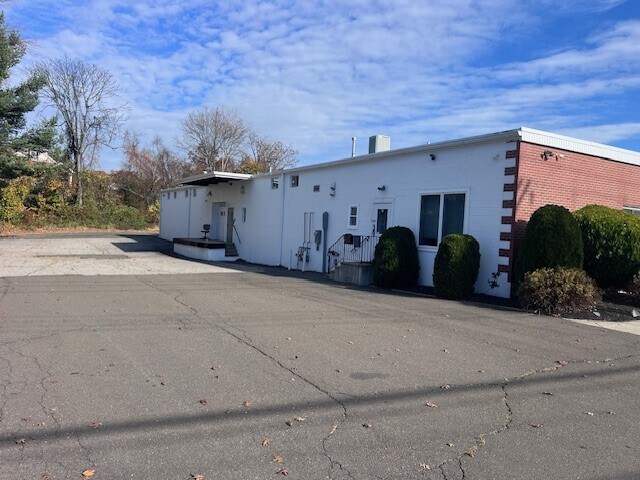 More Photos Of 90 Woodmont Rd, Milford Warehouse For Lease