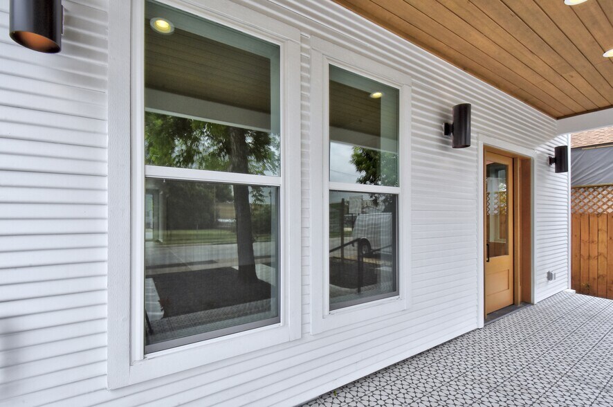 More Photos Of 1801 E Cesar Chavez St, Austin Loft Creative Space For Lease