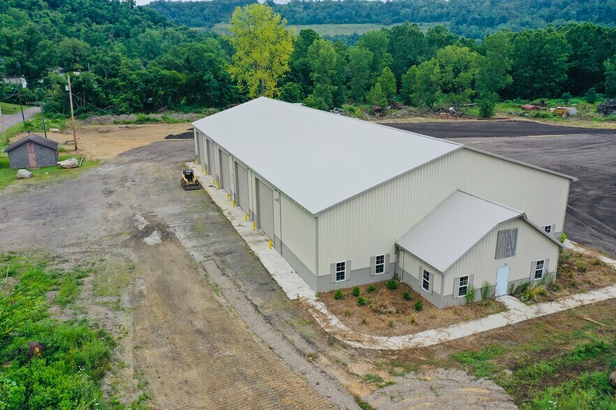 More Photos Of State Route 149, Bellaire Warehouse For Lease