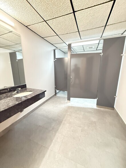 More Photos Of 401 Andover St, North Andover Office For Lease