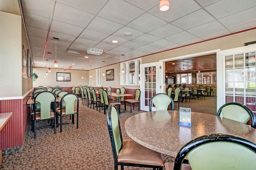 More Photos Of 1565 Marion-Waldo Rd, Marion General Retail For Sale