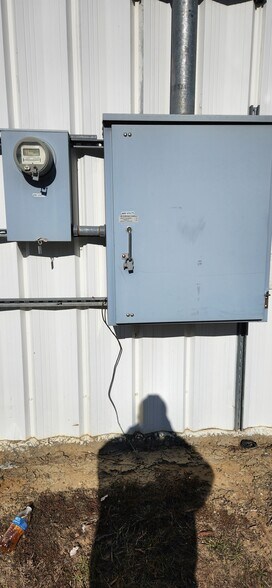 More Photos Of 1 Richard Dr, Rocky Mount Warehouse For Lease