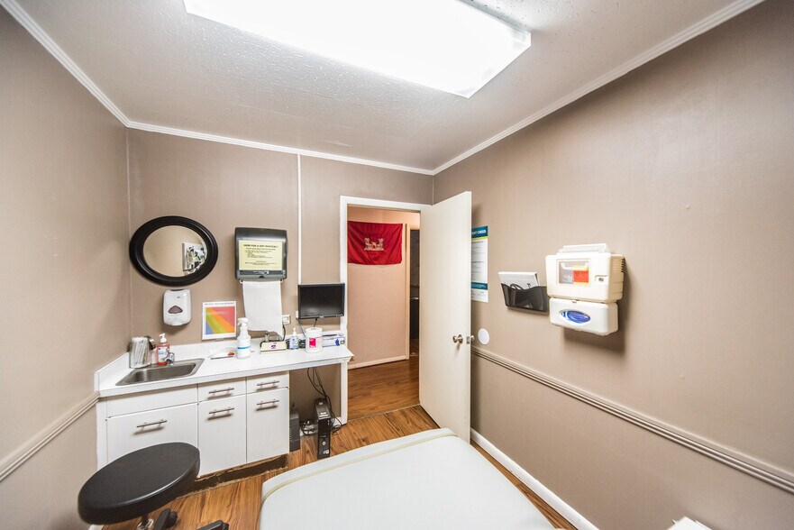 More Photos Of 2535 Broadway St, Paducah Office For Lease