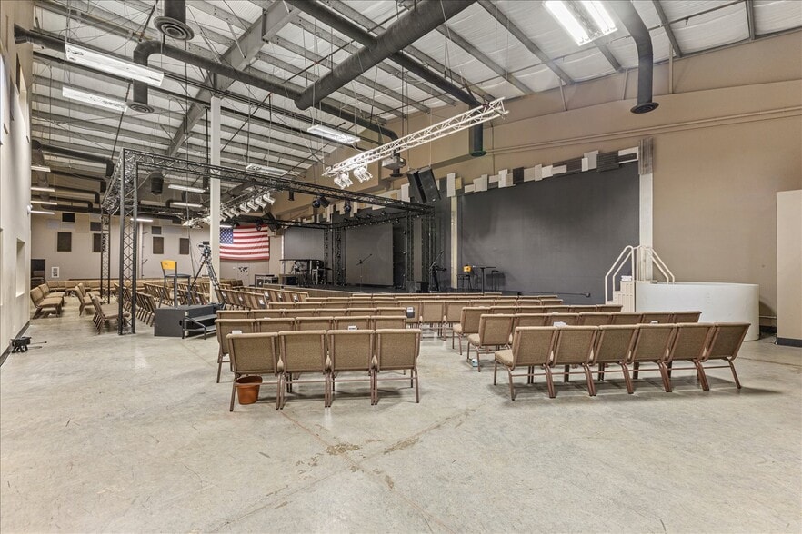 Primary Photo Of 18824 Smokey Point Blvd, Arlington Warehouse For Sale