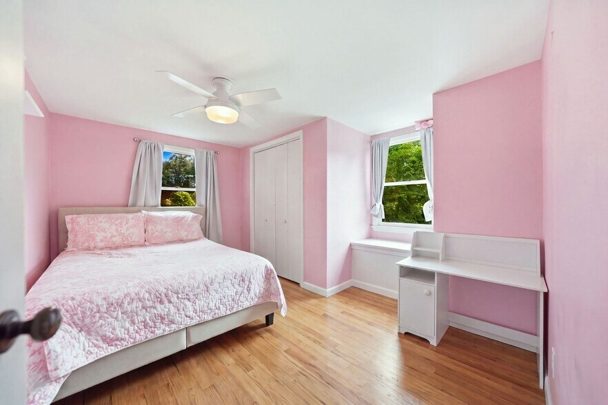 More Photos Of 148 Katama Rd, Edgartown Flex For Sale