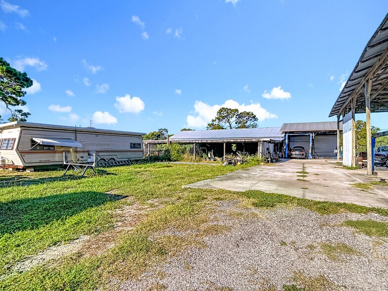 More Photos Of 16924 Shady Hills Rd, Spring Hill Auto Repair For Sale