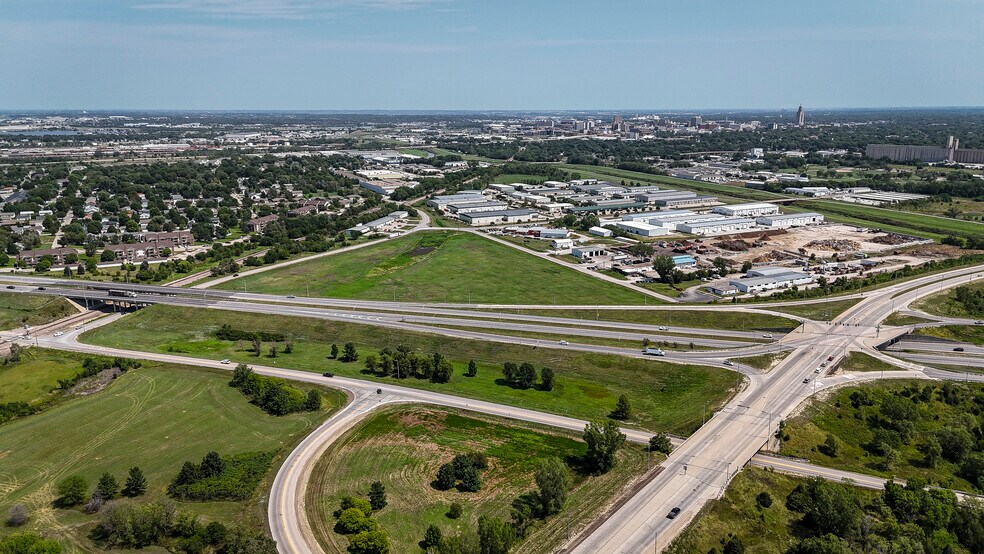 More Photos Of 1941 SW 6th St, Lincoln Warehouse For Sale