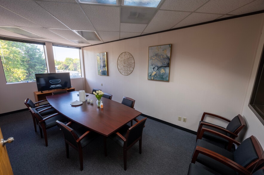 More Photos Of 8196 SW Hall Blvd, Beaverton Office For Lease