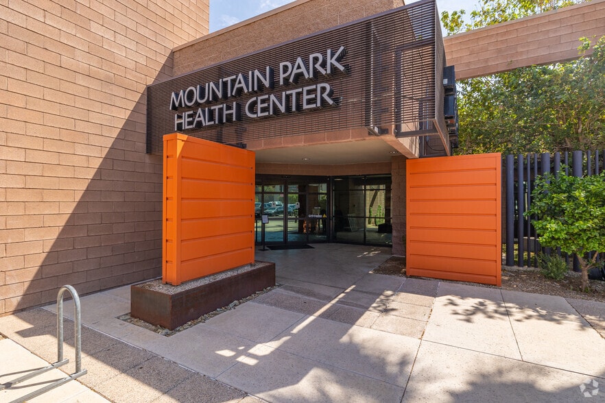 More Photos Of 140 N Litchfield Rd, Goodyear Medical For Lease